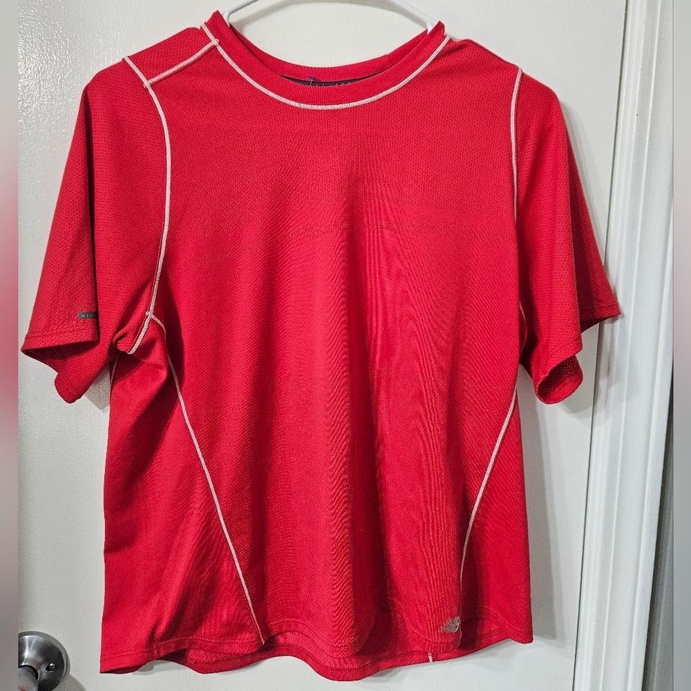 Athletic Dry-wick T-shirt New Balance Women's Large Red Short Sleeve